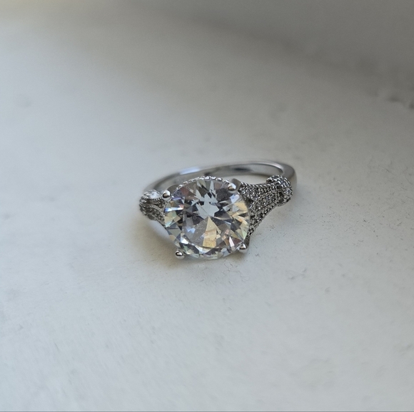 White Cubic Zirconia Platinum Over Sterling Silver 925 Ring Size 7 - Picture 2 of 7